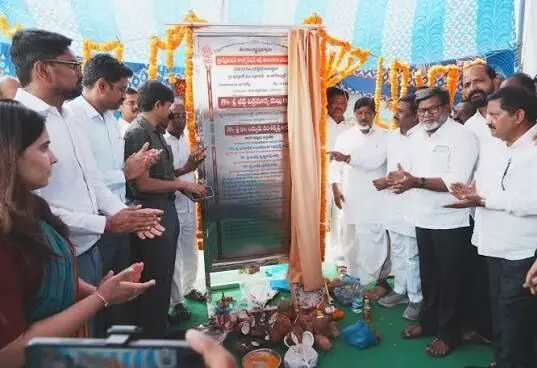 Deputy CM Bhatti Vikramarka: తెలంగాణను 2047 నాటికి మూడు ట్రిలియన్ డాలర్ల ఆర్థిక శక్తిగా మారుస్తాం: ఉపముఖ్యమంత్రి భట్టి విక్రమార్క Deputy CM Bhatti Vikramarka: తెలంగాణను 2047 నాటికి మూడు ట్రిలియన్ డాలర్ల ఆర్థిక శక్తిగా మారుస్తాం: ఉపముఖ్యమంత్రి భట్టి విక్రమార్క