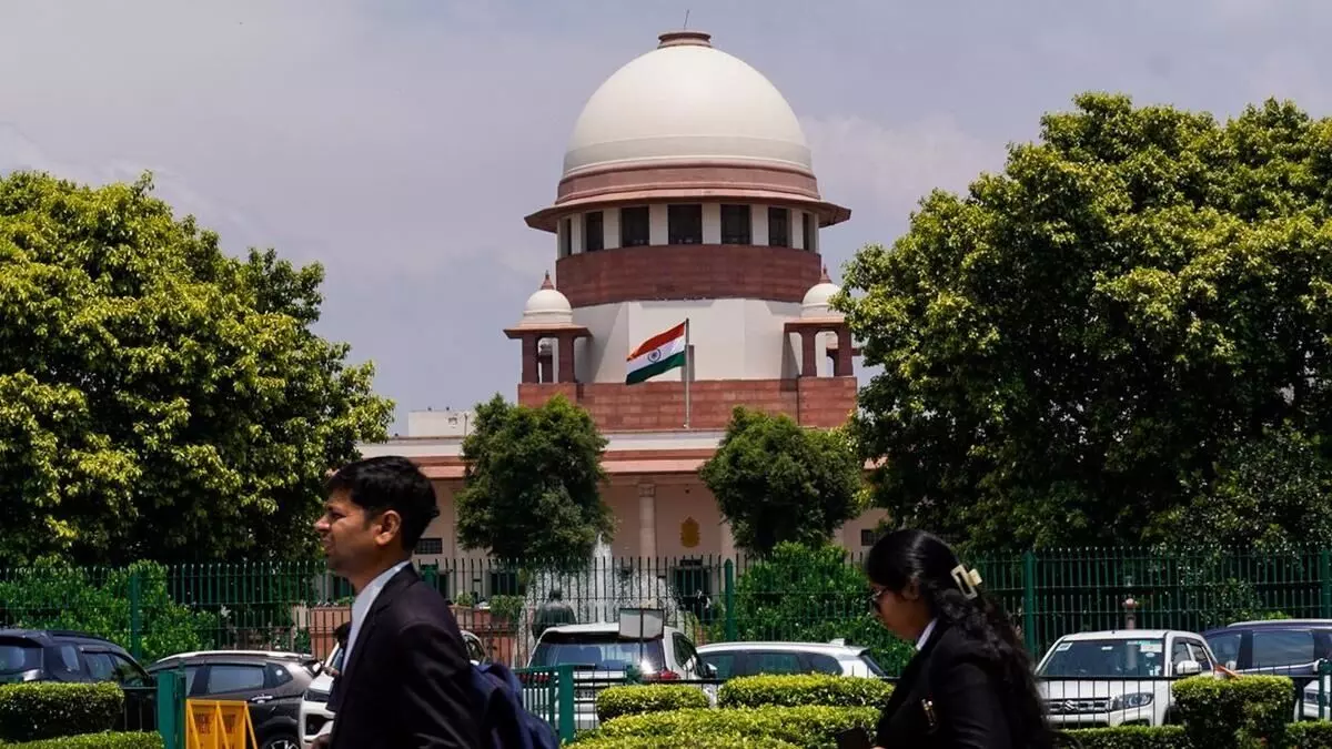 Supreme Court: సుప్రీంకోర్టు: ఇస్లాంకు మారినవారికి ఆటోమేటిక్గా రిజర్వేషన్ లభించదు Supreme Court: సుప్రీంకోర్టు: ఇస్లాంకు మారినవారికి ఆటోమేటిక్గా రిజర్వేషన్ లభించదు
