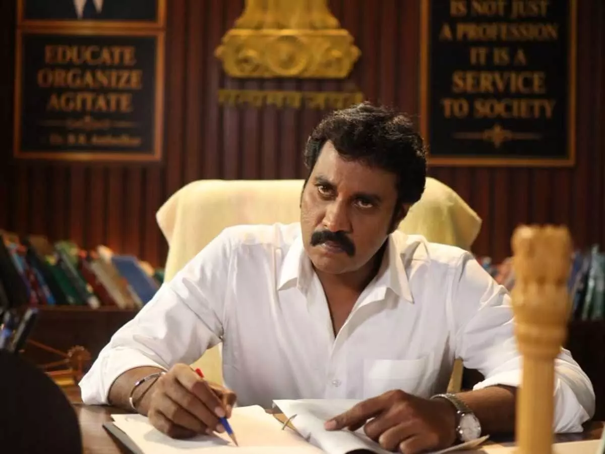‘Due Date’: డ్యూ డేట్’లో లాయర్లుగా సునీల్, అక్షర గౌడ ‘Due Date’: డ్యూ డేట్’లో లాయర్లుగా సునీల్, అక్షర గౌడ