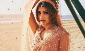 Sreeleela: శ్రీలీల బాలీవుడ్ ఎంట్రీ.. వచ్చే ఏడాది రిలీజ్! Sreeleela: శ్రీలీల బాలీవుడ్ ఎంట్రీ.. వచ్చే ఏడాది రిలీజ్!