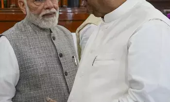 Delimitation Bill:  డీలిమిటేషన్ బిల్లును బలవంతంగా ఆమోదించొద్దు.. మోదీకి ఖర్గే లేఖ, అఖిలపక్ష భేటీకి డిమాండ్