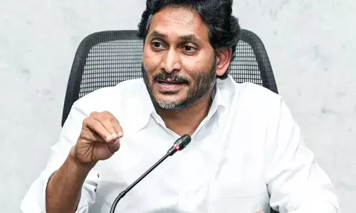 YSRCP: 27 పట్టణ స్థానిక సంస్థలకు వైసీపీ అభ్యర్థుల ప్రకటన.. విశాఖ మేయర్ అభ్యర్థిగా వరుదు కళ్యాణి YSRCP: 27 పట్టణ స్థానిక సంస్థలకు వైసీపీ అభ్యర్థుల ప్రకటన.. విశాఖ మేయర్ అభ్యర్థిగా వరుదు కళ్యాణి