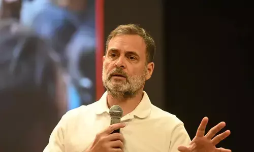 Rahul Gandhi: రుబియో ముంబై భేటీపై రాహుల్ గాంధీ ప్రశ్నలు.. విదేశాంగ శాఖ అధికారులకే స్పష్టత లేదంటూ కేంద్రంపై విమర్శలు Rahul Gandhi: రుబియో ముంబై భేటీపై రాహుల్ గాంధీ ప్రశ్నలు.. విదేశాంగ శాఖ అధికారులకే స్పష్టత లేదంటూ కేంద్రంపై విమర్శలు