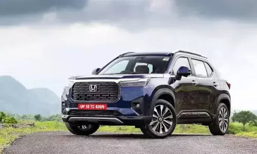 Car Discounts: పండుగ సీజన్లో కొత్త కారు కొనాలనుకుంటున్నారా? టాటా, హ్యుందాయ్ కార్లపై ఊహించని ఆఫర్లు Car Discounts: పండుగ సీజన్లో కొత్త కారు కొనాలనుకుంటున్నారా? టాటా, హ్యుందాయ్ కార్లపై ఊహించని ఆఫర్లు