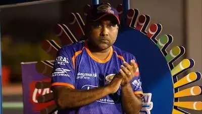 Mahela Jayawardene: ముంబై ఇండియన్స్ హెడ్ కోచ్ పదవి నుంచి మహేల జయవర్ధనే తప్పుకున్నాడు Mahela Jayawardene: ముంబై ఇండియన్స్ హెడ్ కోచ్ పదవి నుంచి మహేల జయవర్ధనే తప్పుకున్నాడు