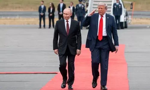 Trump: ట్రంప్ రష్యాపై కొత్త ఆంక్షలను నిలిపివేస్తూ ఉత్తర్వు జారీ Trump: ట్రంప్ రష్యాపై కొత్త ఆంక్షలను నిలిపివేస్తూ ఉత్తర్వు జారీ