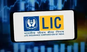 LIC: క్యాన్సర్ వస్తే ఖాతాలోకి లక్షల రూపాయలు.. ఎల్ఐసీ కొత్త పాలసీ అదుర్స్ LIC: క్యాన్సర్ వస్తే ఖాతాలోకి లక్షల రూపాయలు.. ఎల్ఐసీ కొత్త పాలసీ అదుర్స్