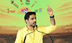 Nara Lokesh: మున్సిపాలిటీల్లో 22,800కు పైగా నామినేషన్లు.. స్థానిక ఎన్నికలు ప్రజాస్వామ్యబద్ధంగానే జరుగుతున్నాయని మంత్రి నారా లోకేశ్ Nara Lokesh: మున్సిపాలిటీల్లో 22,800కు పైగా నామినేషన్లు.. స్థానిక ఎన్నికలు ప్రజాస్వామ్యబద్ధంగానే జరుగుతున్నాయని మంత్రి నారా లోకేశ్