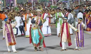 Chandraprabha Vahana Seva: చంద్రప్రభ వాహనసేవలో 453 మంది కళాకారుల భక్తి ప్రదర్శనలు