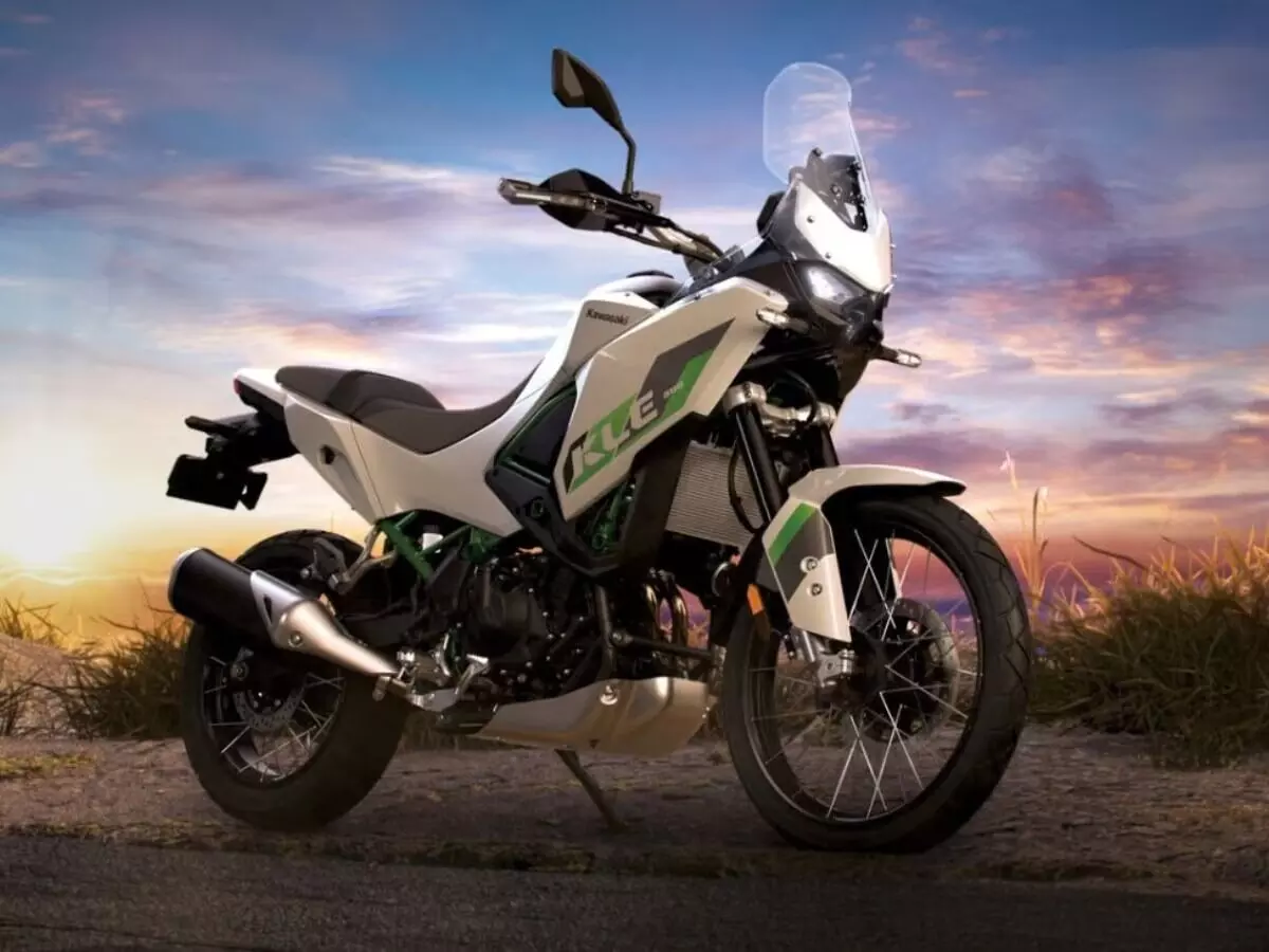Kawasaki: క్లచ్ నొక్కకుండానే బైక్ స్టార్ట్ అయిపోతుంది.. కవాసాకి కొత్త బైక్ చూస్తే మైండ్ బ్లాంక్ Kawasaki: క్లచ్ నొక్కకుండానే బైక్ స్టార్ట్ అయిపోతుంది.. కవాసాకి కొత్త బైక్ చూస్తే మైండ్ బ్లాంక్