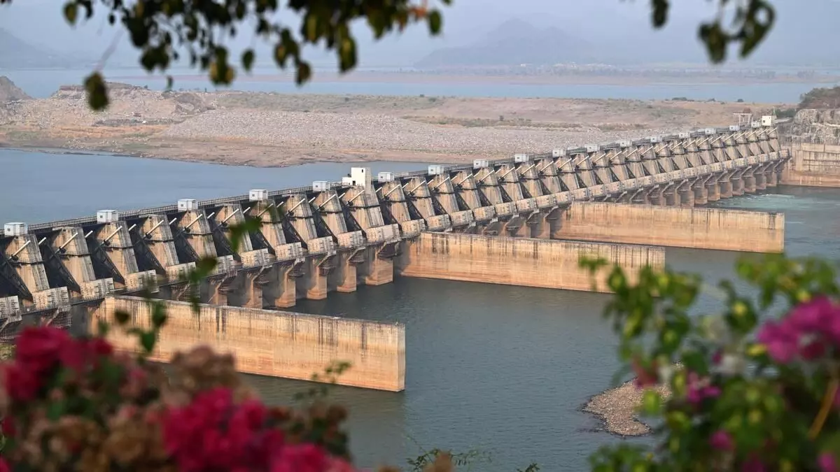 Godavari–Cauvery Link Project: గోదావరి-కావేరి లింక్ ప్రాజెక్ట్పై వివాదం.. బీఆర్ఎస్ ఆరోపణలు Godavari–Cauvery Link Project: గోదావరి-కావేరి లింక్ ప్రాజెక్ట్పై వివాదం.. బీఆర్ఎస్ ఆరోపణలు