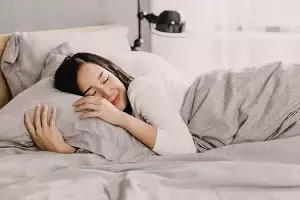 Sleep After Midnight: అర్ధరాత్రి దాటాక నిద్రపోతున్నారా? మీ శరీరంలో జరిగే మార్పులు ఇవే.. నిపుణుల హెచ్చరిక..