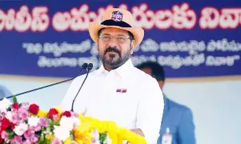 CM Revanth Reddy: అమరవీరుల కుటుంబాల సంక్షేమానికే ప్రాధాన్యం.. పోలీసు సంస్మరణ దినోత్సవంలో సీఎం రేవంత్‌ ప్రకటన