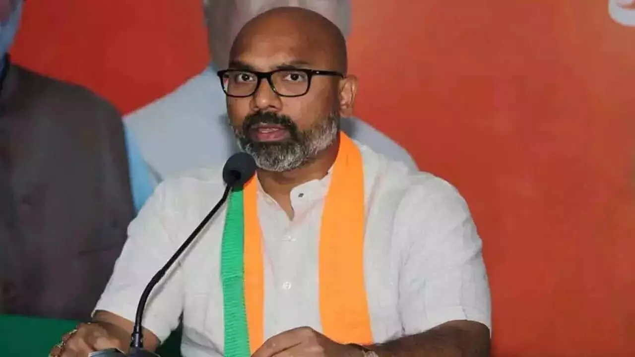 MP Dharmapuri Arvind: ‘కేసీఆర్–రేవంత్ పరస్పరం రక్షించుకుంటున్నారు’.. రైతుల సమస్యలపై కాంగ్రెస్ ప్రభుత్వ నిర్లక్ష్యం: ఎంపీ ధర్మపురి అరవింద్ MP Dharmapuri Arvind: ‘కేసీఆర్–రేవంత్ పరస్పరం రక్షించుకుంటున్నారు’.. రైతుల సమస్యలపై కాంగ్రెస్ ప్రభుత్వ నిర్లక్ష్యం: ఎంపీ ధర్మపురి అరవింద్