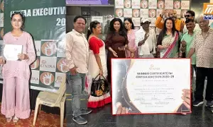 CINTAA ఎన్నికల్లో పూనమ్ ధిల్లాన్, పద్మిని కొల్హాపురే ప్యానెల్ ప్రభంజనం.. క్లీన్ స్వీప్తో సంచలన విజయం! CINTAA ఎన్నికల్లో పూనమ్ ధిల్లాన్, పద్మిని కొల్హాపురే ప్యానెల్ ప్రభంజనం.. క్లీన్ స్వీప్తో సంచలన విజయం!