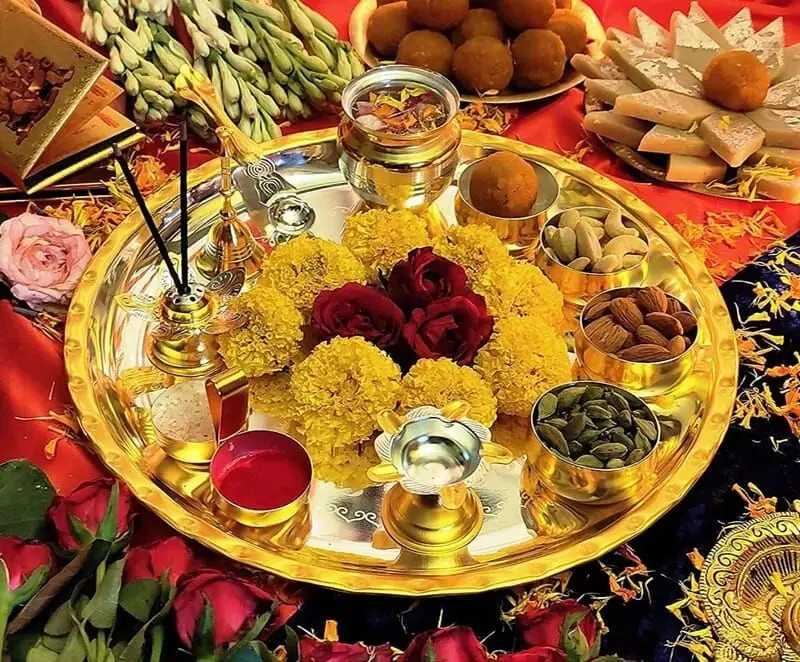 Perform Daily Puja at Home: నిత్య పూజ చేస్తున్నారా? అయితే ఈ పొరపాట్లు అస్సలు చేయకండి.. సంపూర్ణ ఫలితాల కోసం పాటించాల్సిన నియమాలు.. Perform Daily Puja at Home: నిత్య పూజ చేస్తున్నారా? అయితే ఈ పొరపాట్లు అస్సలు చేయకండి.. సంపూర్ణ ఫలితాల కోసం పాటించాల్సిన నియమాలు..