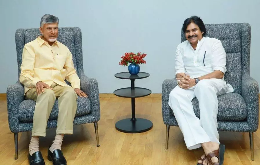 ZPTC and MPTC Elections: జడ్పీటీసీ, ఎంపీటీసీల్లోనూ 30 శాతం సీట్లు కావాలని పవన్ కల్యాణ్ డిమాండ్ ZPTC and MPTC Elections: జడ్పీటీసీ, ఎంపీటీసీల్లోనూ 30 శాతం సీట్లు కావాలని పవన్ కల్యాణ్ డిమాండ్