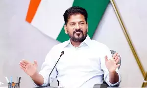 CM Revanth Reddy: తుమ్మిడిహట్టి బ్యారేజీపై మహారాష్ట్రతో చర్చలు.. సీఎం రేవంత్ కీలక ఆదేశాలు CM Revanth Reddy: తుమ్మిడిహట్టి బ్యారేజీపై మహారాష్ట్రతో చర్చలు.. సీఎం రేవంత్ కీలక ఆదేశాలు