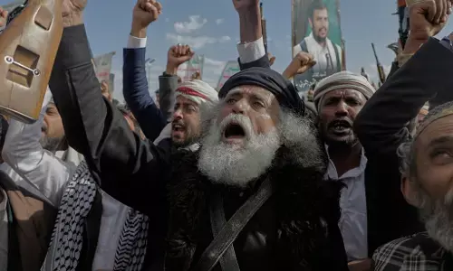 Houthis: ఎప్‌స్టీన్‌ ఫైళ్లతో హూతీల ప్రచారం.. సౌదీలపై మతపరమైన దాడికి కొత్త అస్త్రం