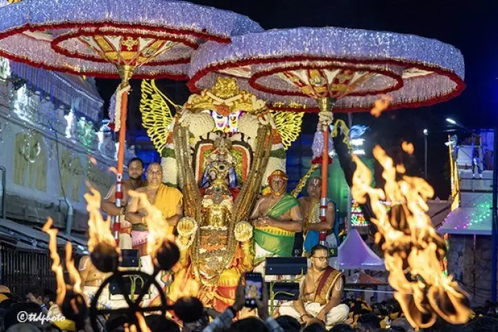 Pournami Garuda Seva: అక్టోబర్ 26న తిరుమలలో పౌర్ణమి గరుడ సేవ Pournami Garuda Seva: అక్టోబర్ 26న తిరుమలలో పౌర్ణమి గరుడ సేవ