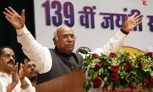 Mallikarjun Kharge: ఖర్గే వ్యాఖ్యలపై బీజేపీ దేశవ్యాప్త నిరసన Mallikarjun Kharge: ఖర్గే వ్యాఖ్యలపై బీజేపీ దేశవ్యాప్త నిరసన