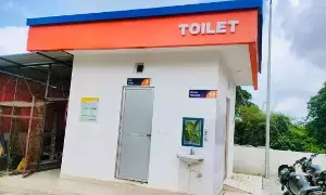 Petrol Pump Toilets: పెట్రోల్ బంక్ టాయిలెట్ల రూపురేఖలు మార్చేసిన ప్రభుత్వ కంపెనీలు Petrol Pump Toilets: పెట్రోల్ బంక్ టాయిలెట్ల రూపురేఖలు మార్చేసిన ప్రభుత్వ కంపెనీలు