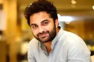 Vishwak Sen: సారథి స్టూడియోస్లో విశ్వక్ సేన్ ఫ్యాన్ మీట్ రద్దు.. తోపులాటతో గందరగోళం.. క్షమాపణలు చెప్పిన మాస్ కా దాస్.. Vishwak Sen: సారథి స్టూడియోస్లో విశ్వక్ సేన్ ఫ్యాన్ మీట్ రద్దు.. తోపులాటతో గందరగోళం.. క్షమాపణలు చెప్పిన మాస్ కా దాస్..