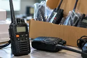 Walkie Talkie: లైసెన్స్ నిబంధనలు దాచిపెట్టి వాకీ-టాకీలు అమ్ముతున్నారా? ఇక జైలుకే