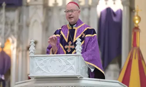 Catholic Bishops: ట్రంప్తో ప్రార్థనా సమావేశం వివాదం.. క్షమాపణలు చెప్పిన క్యాథలిక్ బిషప్లు Catholic Bishops: ట్రంప్తో ప్రార్థనా సమావేశం వివాదం.. క్షమాపణలు చెప్పిన క్యాథలిక్ బిషప్లు