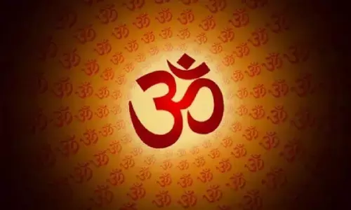 Close or Keep Your Eyes Open While Chanting Mantras: మంత్ర జపం చేసేటప్పుడు కళ్లు మూసుకోవాలా? తెరవాలా? ఆధ్యాత్మిక రహస్యం ఇదే.. Close or Keep Your Eyes Open While Chanting Mantras: మంత్ర జపం చేసేటప్పుడు కళ్లు మూసుకోవాలా? తెరవాలా? ఆధ్యాత్మిక రహస్యం ఇదే..