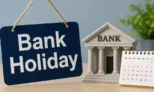 Bank Holidays: కస్టమర్లకు అలర్ట్.. వచ్చే రెండు నెలల్లో ఏకంగా 33 రోజులు బ్యాంకులు బంద్