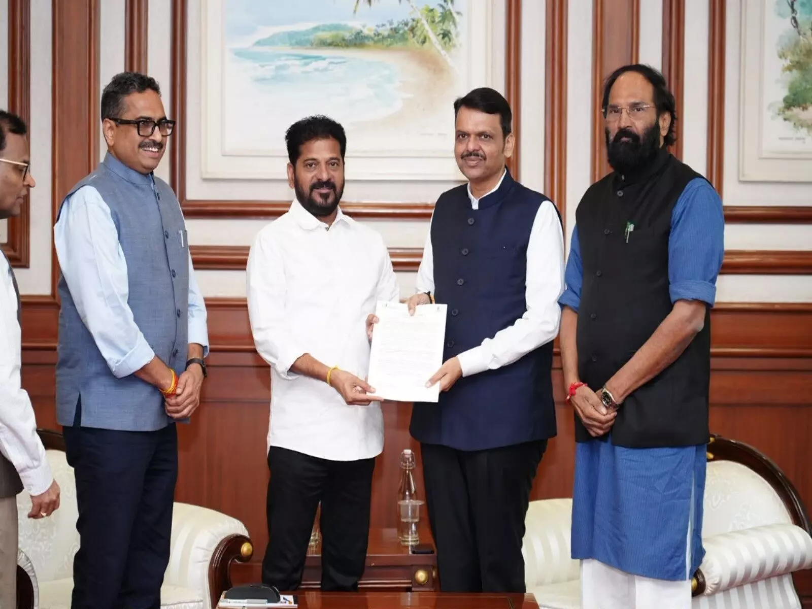 Thummidihatti Barrage: తుమ్మిడిహెట్టి బ్యారేజీ: 148 మీటర్ల ఒప్పందంపై పునఃసమీక్షకు మహారాష్ట్ర అంగీకారం – సంయుక్త కమిటీ ఏర్పాటు Thummidihatti Barrage: తుమ్మిడిహెట్టి బ్యారేజీ: 148 మీటర్ల ఒప్పందంపై పునఃసమీక్షకు మహారాష్ట్ర అంగీకారం – సంయుక్త కమిటీ ఏర్పాటు