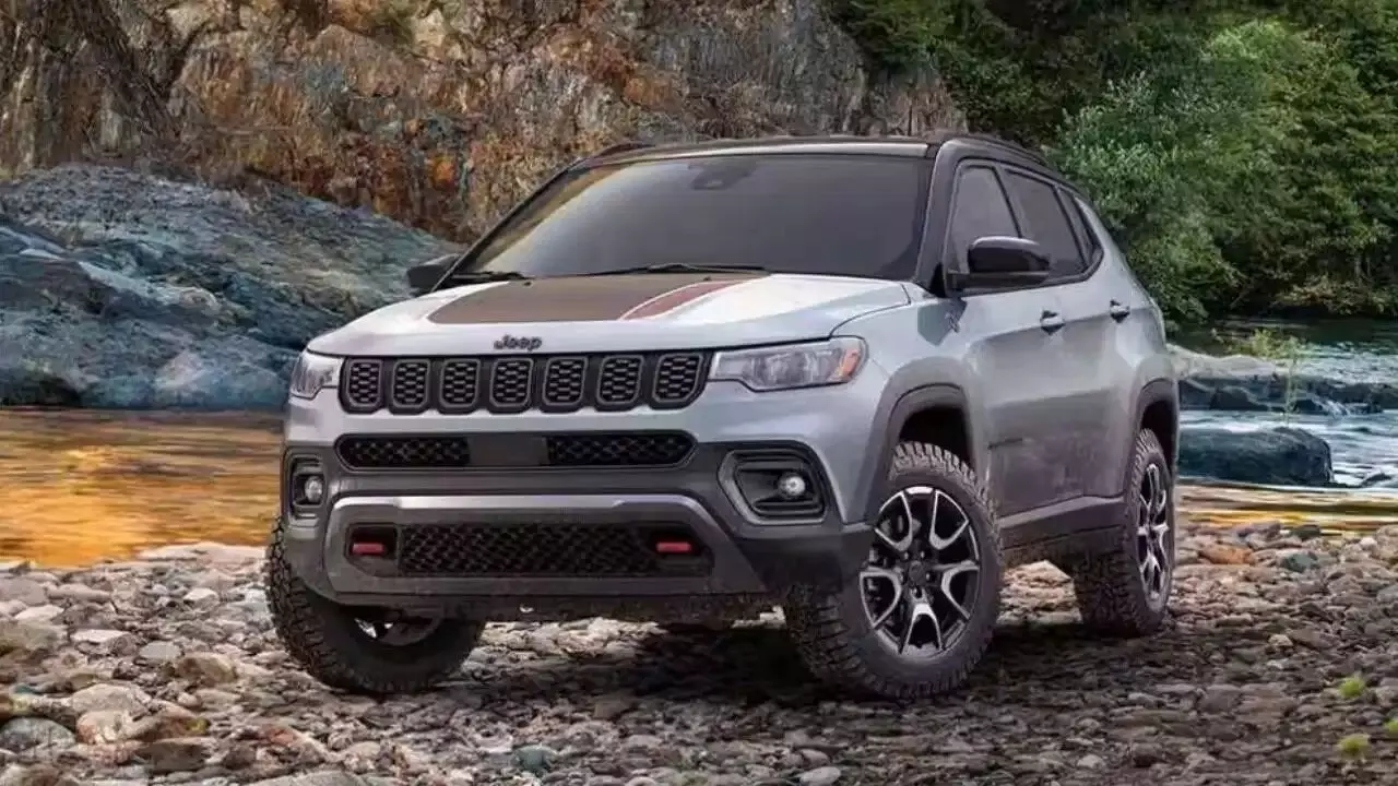 Jeep Compass: జీప్ కంపాస్ లవర్స్కు గుడ్న్యూస్.. అత్యంత చవకైన ఆటోమేటిక్ వేరియంట్ లాంచ్ Jeep Compass: జీప్ కంపాస్ లవర్స్కు గుడ్న్యూస్.. అత్యంత చవకైన ఆటోమేటిక్ వేరియంట్ లాంచ్