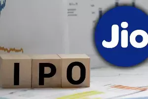 Jio IPO: జియో ఐపీఓ షేర్లు అలాట్ అయ్యాయా? ఒక్కో లాట్పై ఎంత లాభం వస్తుందో తెలుసా Jio IPO: జియో ఐపీఓ షేర్లు అలాట్ అయ్యాయా? ఒక్కో లాట్పై ఎంత లాభం వస్తుందో తెలుసా
