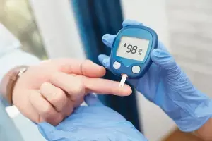People With Diabetes Completely Avoid Carbohydrates: షుగర్ ఉన్నవాళ్లు పిండిపదార్థాలు పూర్తిగా మానేయాలా? నిపుణులు చెప్పే షాకింగ్ నిజం! People With Diabetes Completely Avoid Carbohydrates: షుగర్ ఉన్నవాళ్లు పిండిపదార్థాలు పూర్తిగా మానేయాలా? నిపుణులు చెప్పే షాకింగ్ నిజం!