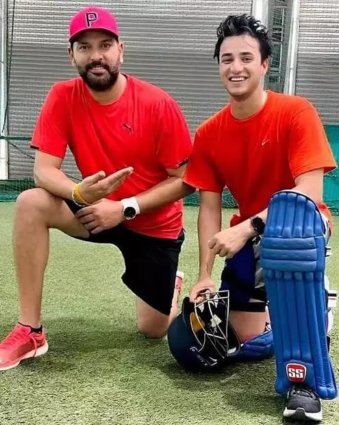 Abhishek Sharma: నువ్వు ఇంకా 12 బంతుల్లో 50 కొట్టలేకపోయావ్.. గురువు యువరాజ్ కౌంటర్కు శిష్యుడు అభిషేక్ శర్మ అదిరిపోయే రిప్లై.. Abhishek Sharma: నువ్వు ఇంకా 12 బంతుల్లో 50 కొట్టలేకపోయావ్.. గురువు యువరాజ్ కౌంటర్కు శిష్యుడు అభిషేక్ శర్మ అదిరిపోయే రిప్లై..