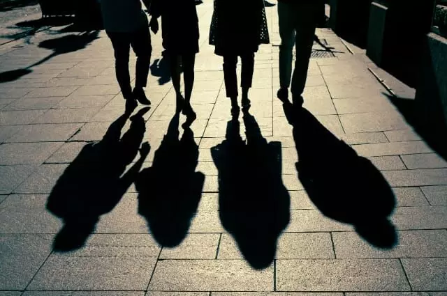 Avoid Stepping on Our Own Shadow: మన నీడను మనమే తొక్కకూడదా? దీని వెనుక ఉన్న అసలు ఆధ్యాత్మిక రహస్యం ఏంటి? Avoid Stepping on Our Own Shadow: మన నీడను మనమే తొక్కకూడదా? దీని వెనుక ఉన్న అసలు ఆధ్యాత్మిక రహస్యం ఏంటి?