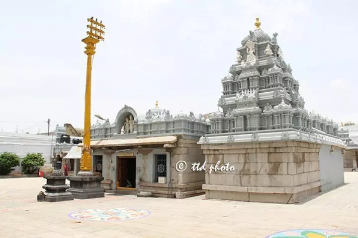 Balalayam: రేపటినుంచి వాల్మీకిపురం శ్రీ పట్టాభిరామ స్వామివారి ఆలయంలో బాలాలయం Balalayam: రేపటినుంచి వాల్మీకిపురం శ్రీ పట్టాభిరామ స్వామివారి ఆలయంలో బాలాలయం
