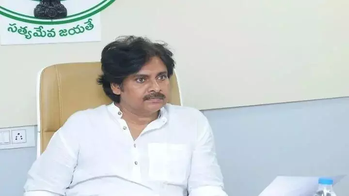 Pawan Kalyan: అర్నబ్ తుపాను బాధితులకు అండగా నిలవండి.. జనసైనికులకు పవన్ కల్యాణ్ పిలుపు Pawan Kalyan: అర్నబ్ తుపాను బాధితులకు అండగా నిలవండి.. జనసైనికులకు పవన్ కల్యాణ్ పిలుపు