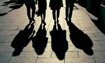 Avoid Stepping on Our Own Shadow: మన నీడను మనమే తొక్కకూడదా? దీని వెనుక ఉన్న అసలు ఆధ్యాత్మిక రహస్యం ఏంటి?