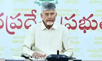 CM Chandrababu Naidu: తుపాను బాధితులకు న్యాయం చేస్తాం.. సాధారణ పరిస్థితులు నెలకొనే వరకు పని చేయాలి: సీఎం చంద్రబాబు