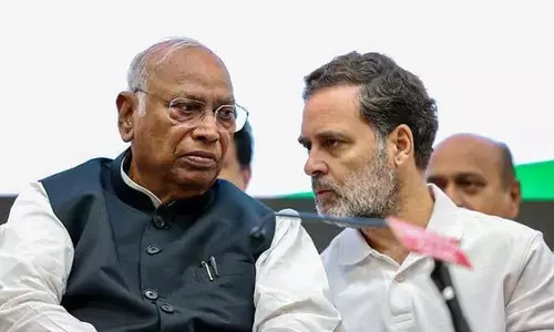 Congress: ఆర్థిక అసమానతలే దేశానికి అతిపెద్ద సవాలు.. ప్రభుత్వానికి కాంగ్రెస్ హెచ్చరిక Congress: ఆర్థిక అసమానతలే దేశానికి అతిపెద్ద సవాలు.. ప్రభుత్వానికి కాంగ్రెస్ హెచ్చరిక