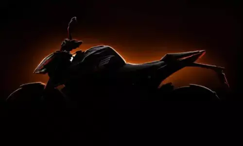 KTM 200 Duke: క్లచ్తో పనిలేకుండా గేర్లు మార్చేయొచ్చు.. రైడర్లకు కేటీఎం ఇస్తున్న బిగ్ సర్ ప్రైజ్ KTM 200 Duke: క్లచ్తో పనిలేకుండా గేర్లు మార్చేయొచ్చు.. రైడర్లకు కేటీఎం ఇస్తున్న బిగ్ సర్ ప్రైజ్