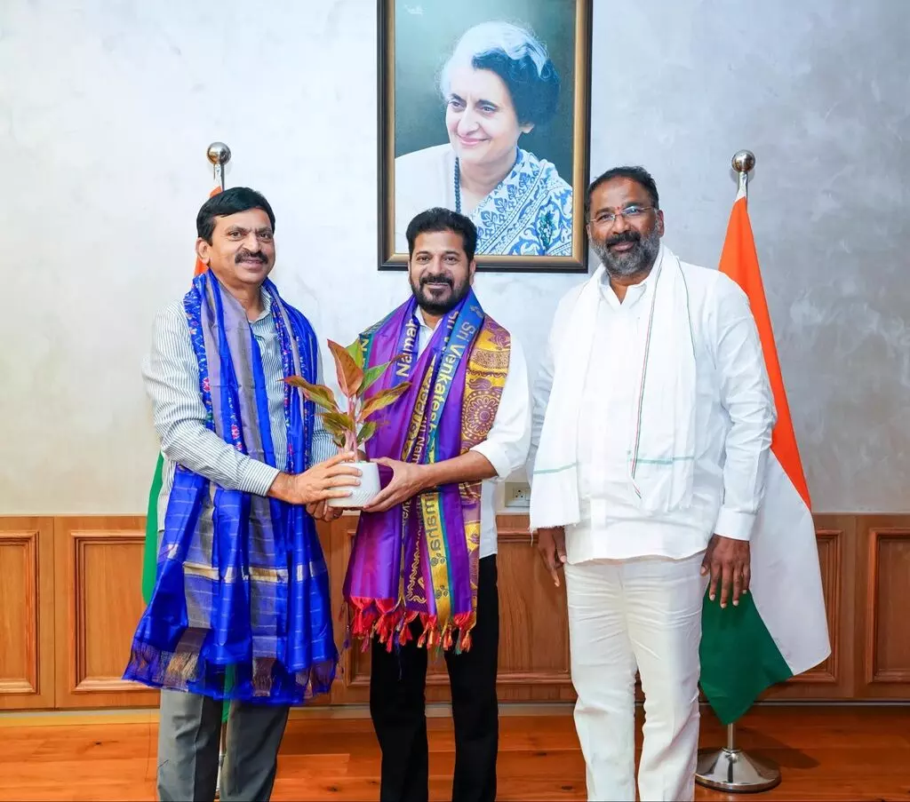 Minister Ponguleti: త్వరలో 15 వేల ప్రభుత్వ ఉద్యోగాల భర్తీ.. నిరుద్యోగులకు ఉచిత ఆన్లైన్ శిక్షణ ప్రారంభం: మంత్రి పొంగులేటి Minister Ponguleti: త్వరలో 15 వేల ప్రభుత్వ ఉద్యోగాల భర్తీ.. నిరుద్యోగులకు ఉచిత ఆన్లైన్ శిక్షణ ప్రారంభం: మంత్రి పొంగులేటి