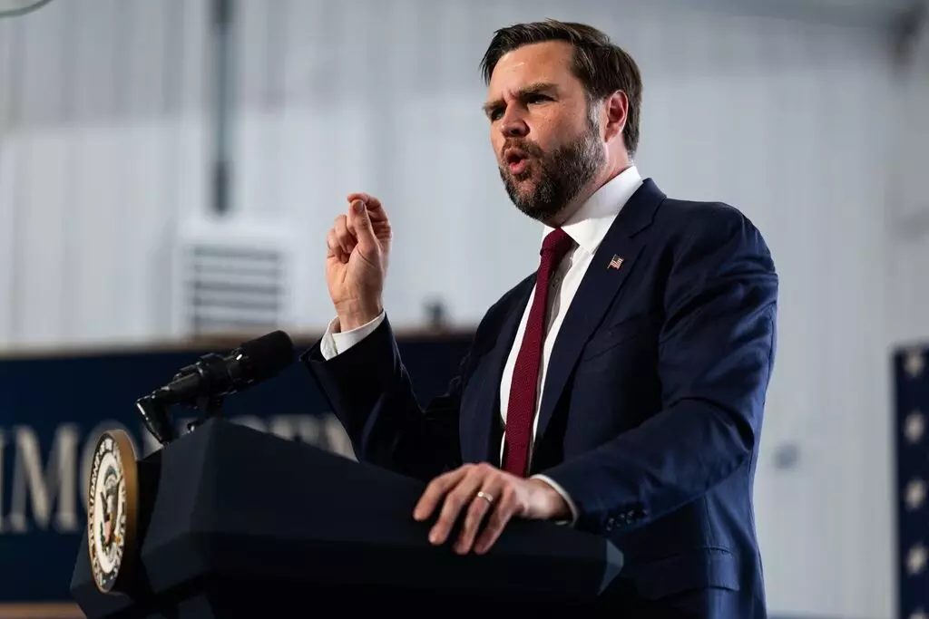 US Vice President JD Vance: ఇరాన్ కఠినవాద నేతకు వాన్స్ లేఖ.. శాంతి చర్చల పునఃప్రారంభానికి యత్నం, వైద్య సరఫరాల ప్రతిపాదనగా ట్రంప్ కొట్టివేత US Vice President JD Vance: ఇరాన్ కఠినవాద నేతకు వాన్స్ లేఖ.. శాంతి చర్చల పునఃప్రారంభానికి యత్నం, వైద్య సరఫరాల ప్రతిపాదనగా ట్రంప్ కొట్టివేత