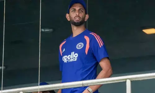 Jammu and Kashmir Pacer Auqib Nabi: టీమిండియాకు భారీ షాక్.. న్యూజిలాండ్తో వన్డే సిరీస్కు ప్రసిద్ధ్ కృష్ణ దూరం.. రీప్లేస్మెంట్గా జమ్మూ కశ్మీర్ పేసర్ ఆకిబ్ నబీ.. Jammu and Kashmir Pacer Auqib Nabi: టీమిండియాకు భారీ షాక్.. న్యూజిలాండ్తో వన్డే సిరీస్కు ప్రసిద్ధ్ కృష్ణ దూరం.. రీప్లేస్మెంట్గా జమ్మూ కశ్మీర్ పేసర్ ఆకిబ్ నబీ..
