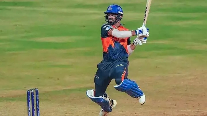 Ranji Trophy: రంజీ ట్రోఫీలో చిన్మయ్ సుతార్ విధ్వంసం: 400 పరుగుల తర్వాత మరో సెంచరీ.. 100 ఏళ్ల నాటి వరల్డ్ రికార్డు బద్దలు.. Ranji Trophy: రంజీ ట్రోఫీలో చిన్మయ్ సుతార్ విధ్వంసం: 400 పరుగుల తర్వాత మరో సెంచరీ.. 100 ఏళ్ల నాటి వరల్డ్ రికార్డు బద్దలు..
