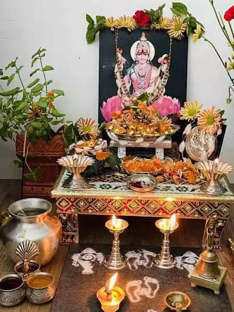 Friday Lakshmi Puja: శుక్రవారం లక్ష్మీ పూజ: ఇంట్లో సిరిసంపదలు, శ్రేయస్సు వెల్లివిరియాలంటే ఈ నియమాలు పాటించండి.. Friday Lakshmi Puja: శుక్రవారం లక్ష్మీ పూజ: ఇంట్లో సిరిసంపదలు, శ్రేయస్సు వెల్లివిరియాలంటే ఈ నియమాలు పాటించండి..