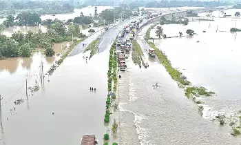 Cyclone Arnab: అర్నబ్‌ తుపాను బీభత్సం.. ఉత్తరాంధ్రలో ఉప్పొంగిన నదులు.. నీటమునిగిన గ్రామాలు, రహదారులు, రైల్వే మార్గాలు