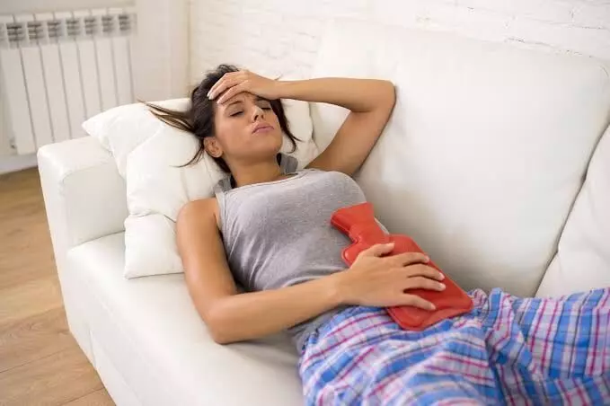 Passing Blood Clots During Periods: పీరియడ్స్లో రక్తం గడ్డకడుతోందా?ఏ పరిస్థితుల్లో డాక్టర్ను కలవాలి? మహిళలు తెలుసుకోవాల్సిన విషయాలివే.. Passing Blood Clots During Periods: పీరియడ్స్లో రక్తం గడ్డకడుతోందా?ఏ పరిస్థితుల్లో డాక్టర్ను కలవాలి? మహిళలు తెలుసుకోవాల్సిన విషయాలివే..